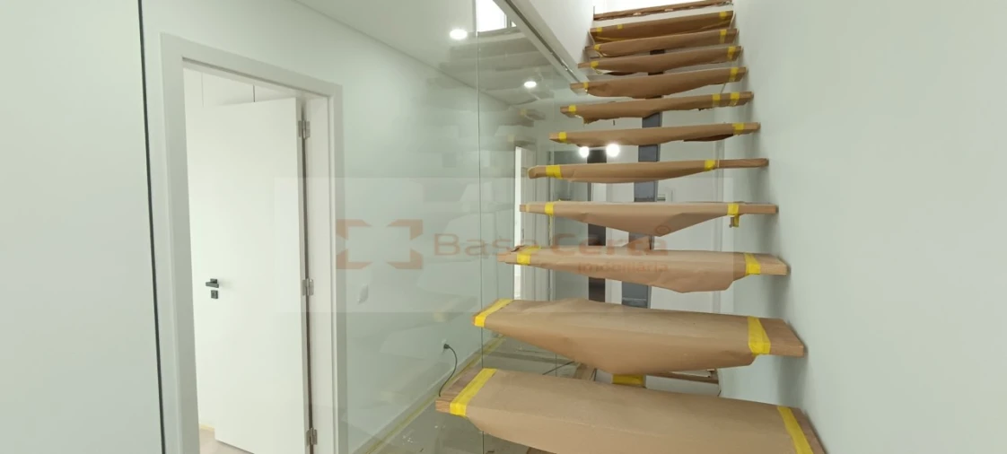 Moradia T5 para Venda em Santa Iria de Azoia, São João da Talha e Bobadela Foto 34