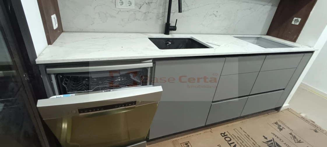 Moradia T5 para Venda em Santa Iria de Azoia, São João da Talha e Bobadela Foto 43