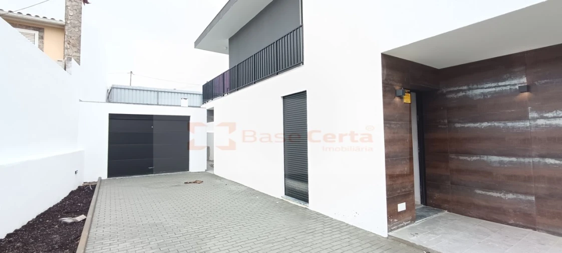 Moradia T5 para Venda em Santa Iria de Azoia, São João da Talha e Bobadela Foto 48