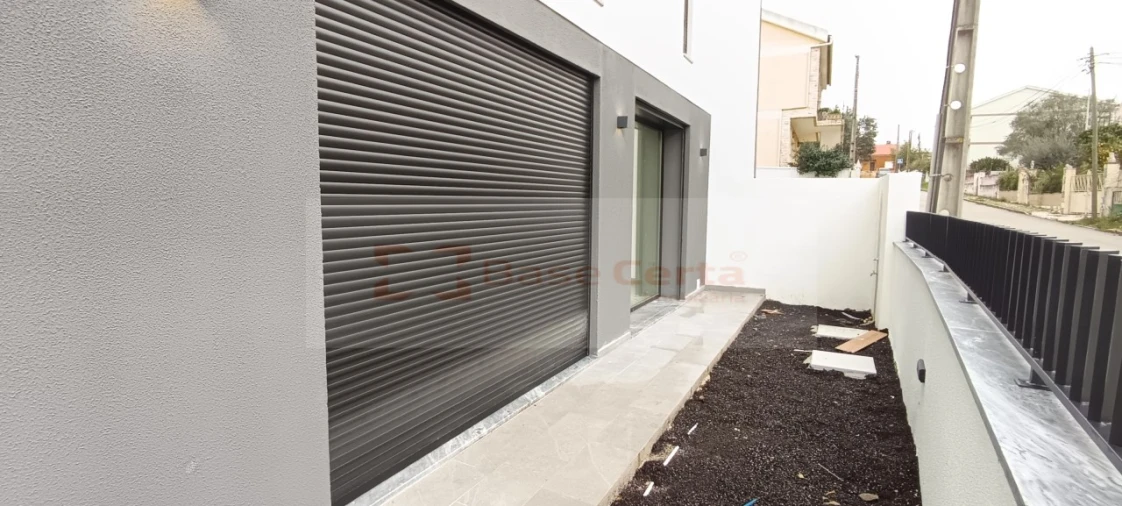 Moradia T5 para Venda em Santa Iria de Azoia, São João da Talha e Bobadela Foto 49