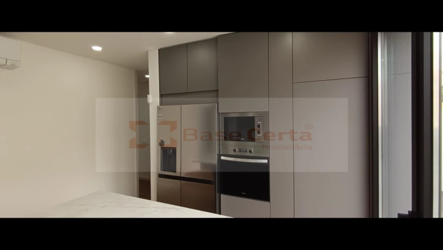 Moradia T5 para Venda em Santa Iria de Azoia, São João da Talha e Bobadela Foto 32