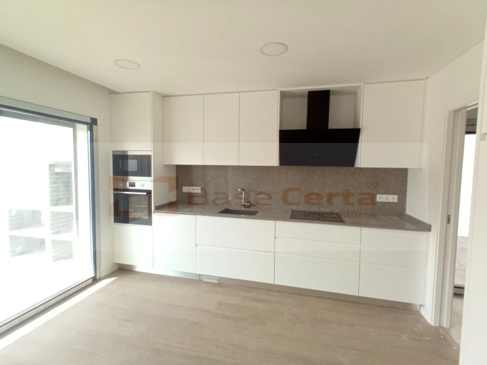 Moradia T4 para Venda em Santa Iria de Azoia, São João da Talha e Bobadela Foto 8