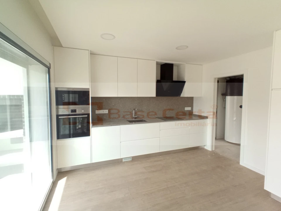 Moradia T4 para Venda em Santa Iria de Azoia, São João da Talha e Bobadela Foto 12