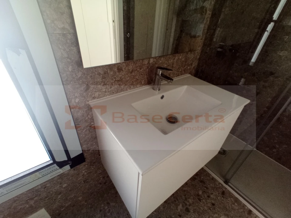 Moradia T4 para Venda em Santa Iria de Azoia, São João da Talha e Bobadela Foto 52