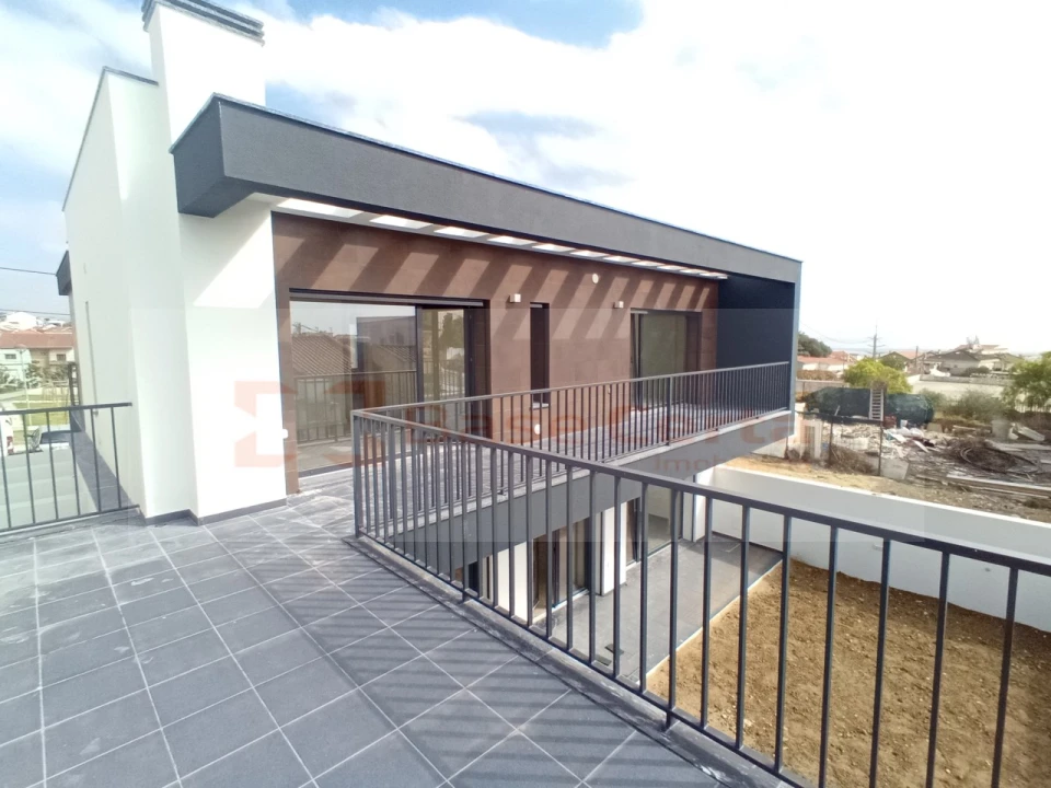 Moradia T4 para Venda em Santa Iria de Azoia, São João da Talha e Bobadela Foto 55