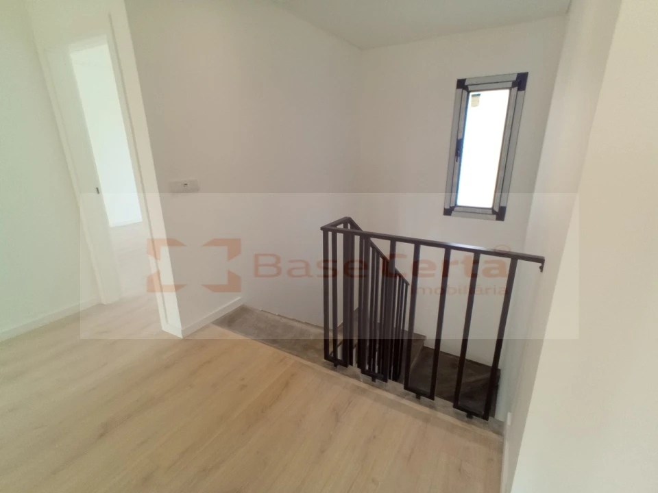 Moradia T4 para Venda em Santa Iria de Azoia, São João da Talha e Bobadela Foto 67