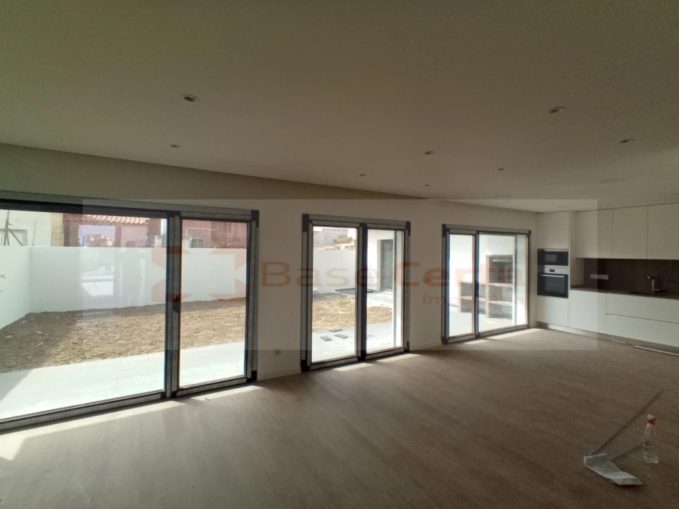 Moradia T4 para Venda em Santa Iria de Azoia, São João da Talha e Bobadela Foto 75