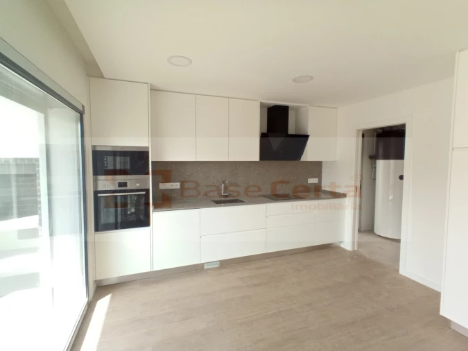 Moradia T4 para Venda em Santa Iria de Azoia, São João da Talha e Bobadela Foto 12