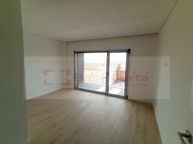 Moradia T4 para Venda em Santa Iria de Azoia, São João da Talha e Bobadela Foto 31