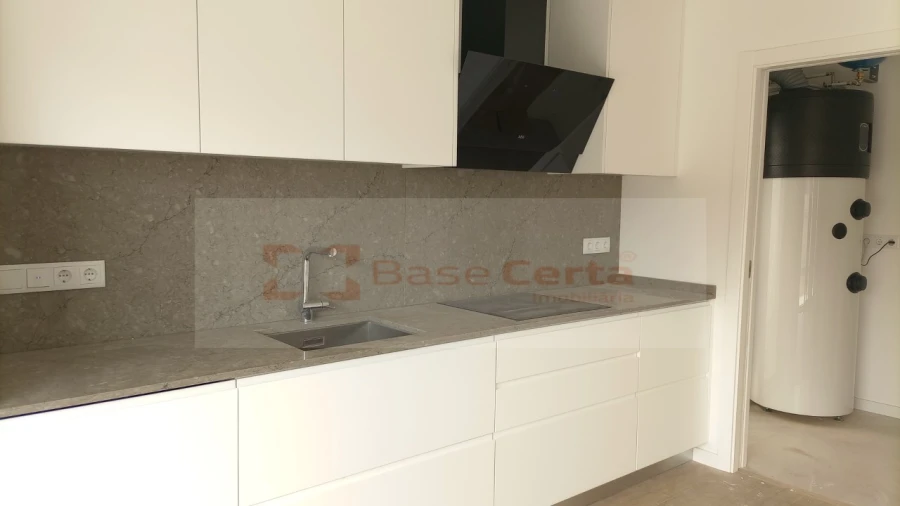 Moradia T4 para Venda em Santa Iria de Azoia, São João da Talha e Bobadela Foto 40