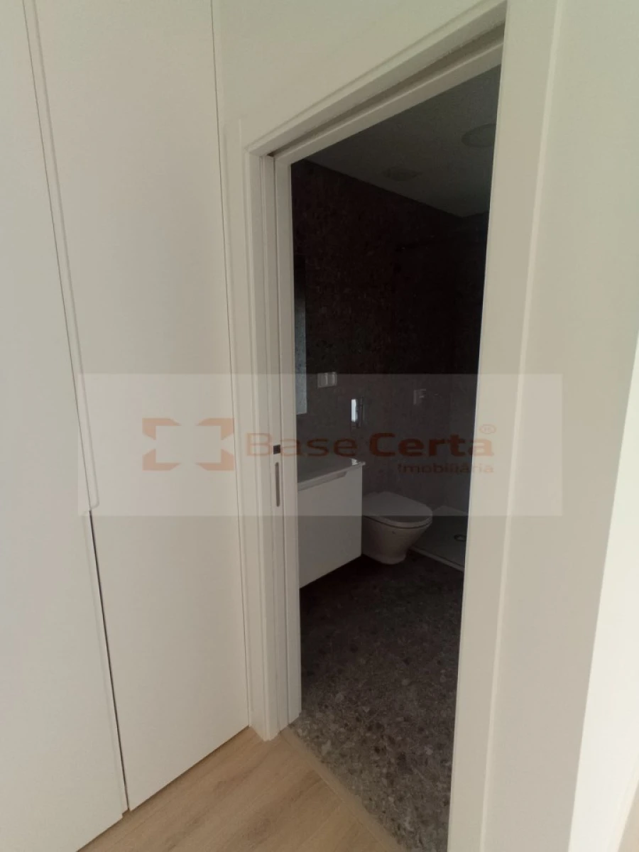 Moradia T4 para Venda em Santa Iria de Azoia, São João da Talha e Bobadela Foto 58