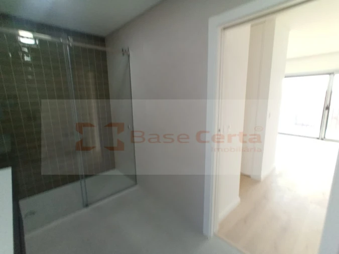 Moradia T4 para Venda em Santa Iria de Azoia, São João da Talha e Bobadela Foto 64