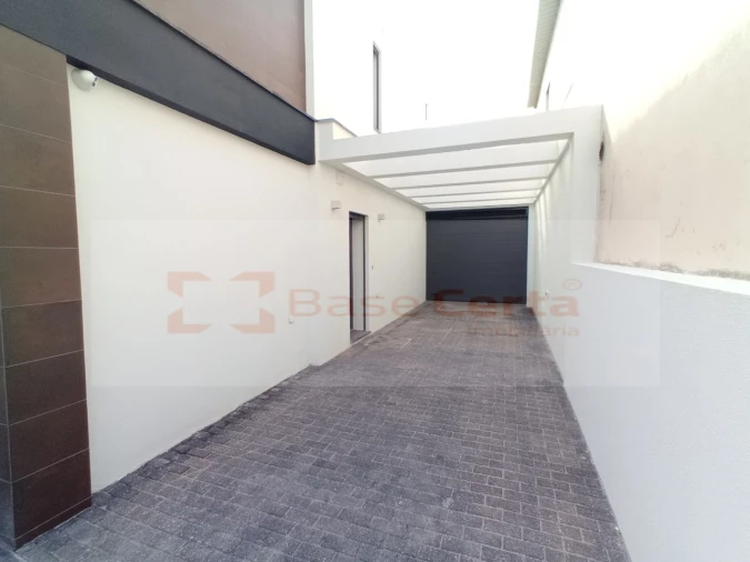 Moradia T4 para Venda em Santa Iria de Azoia, São João da Talha e Bobadela Foto 72