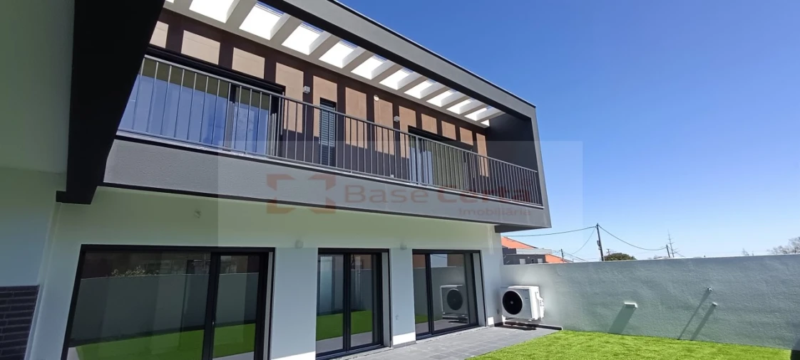 Moradia T4 para Venda em Santa Iria de Azoia, São João da Talha e Bobadela Foto 6