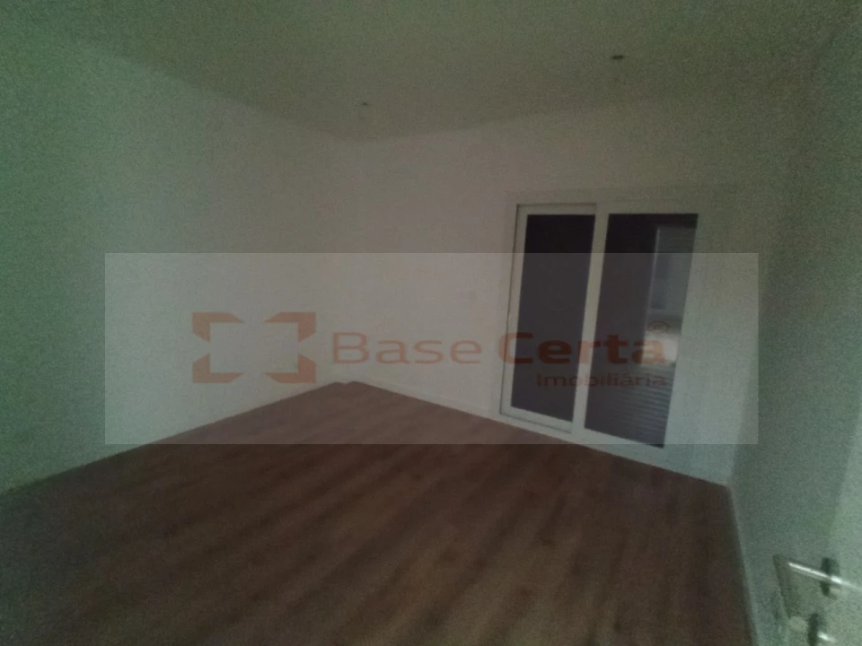 Apartamento T1 para Venda em Corroios Foto 6