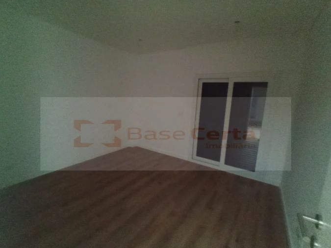 Apartamento T1 para Venda em Corroios Foto 6