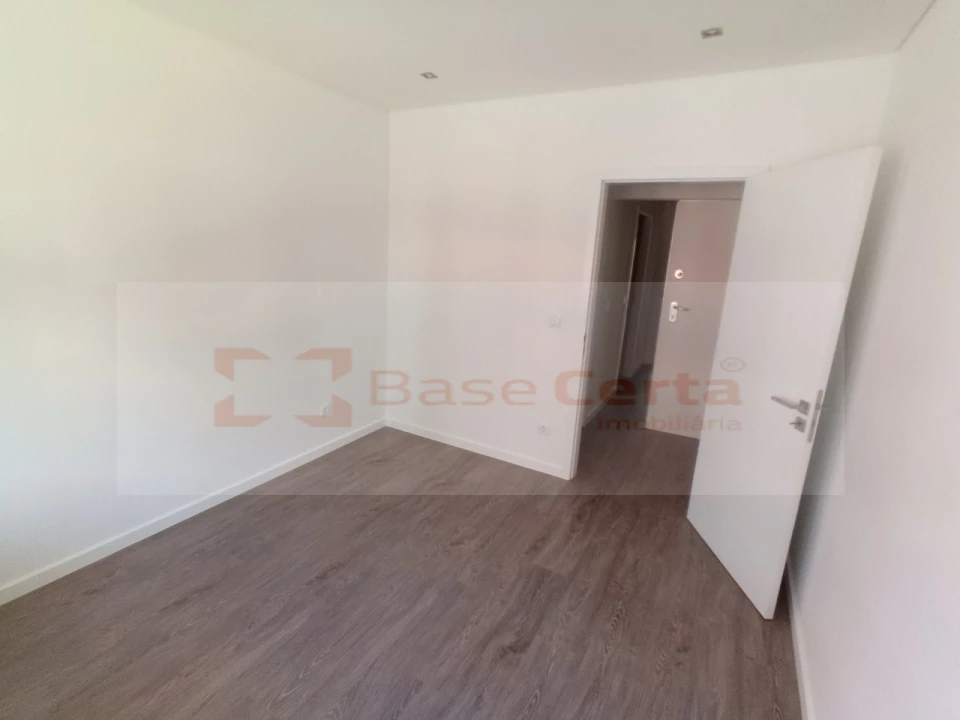 Apartamento T3 para Venda em Corroios Foto 8