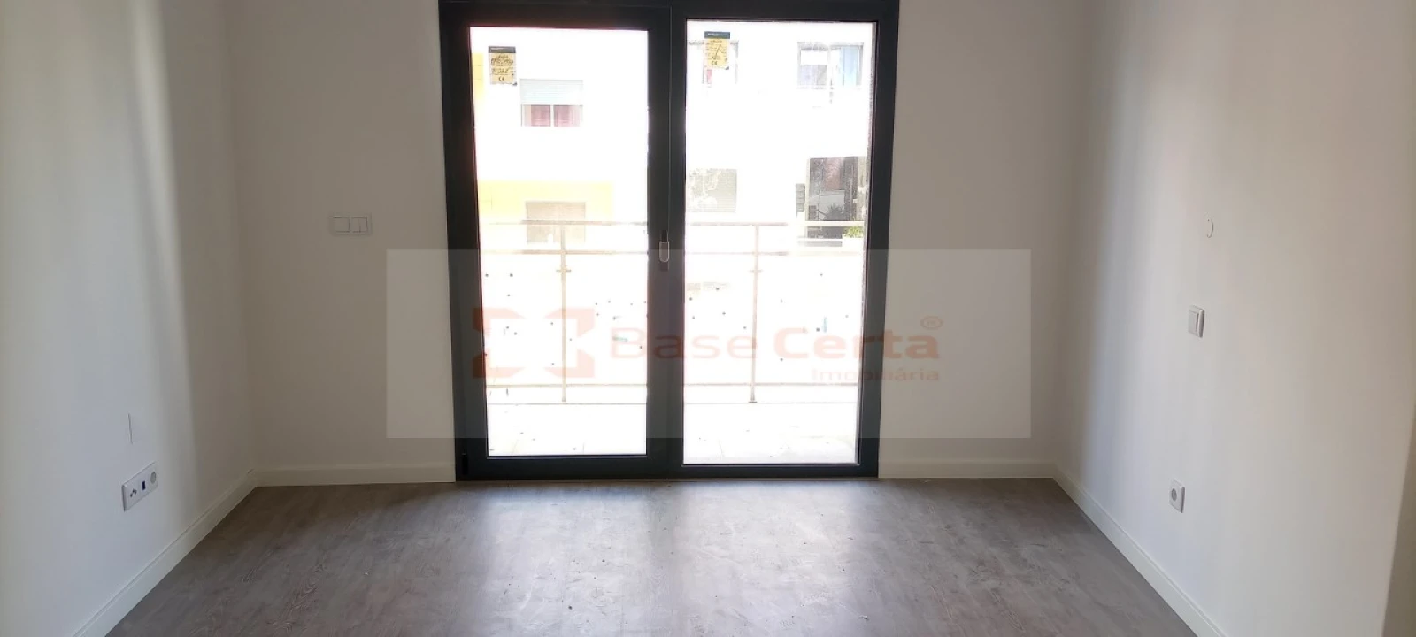 Apartamento T3 para Venda em Corroios Foto 24