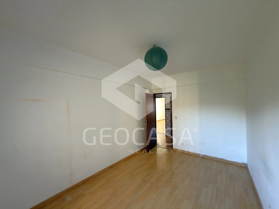 Apartamento T2 para Venda em Algueirão-Mem Martins Foto 4