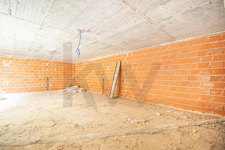 Moradia T4 para Venda em Arranho Foto 10