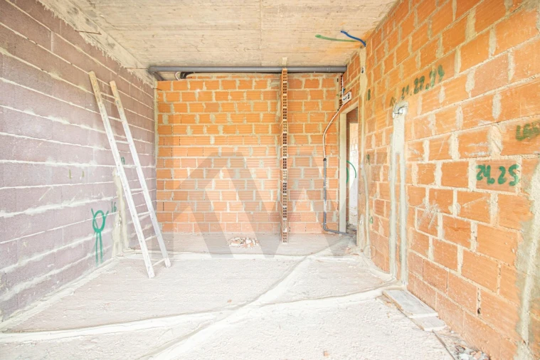 Moradia T4 para Venda em Arranho Foto 6