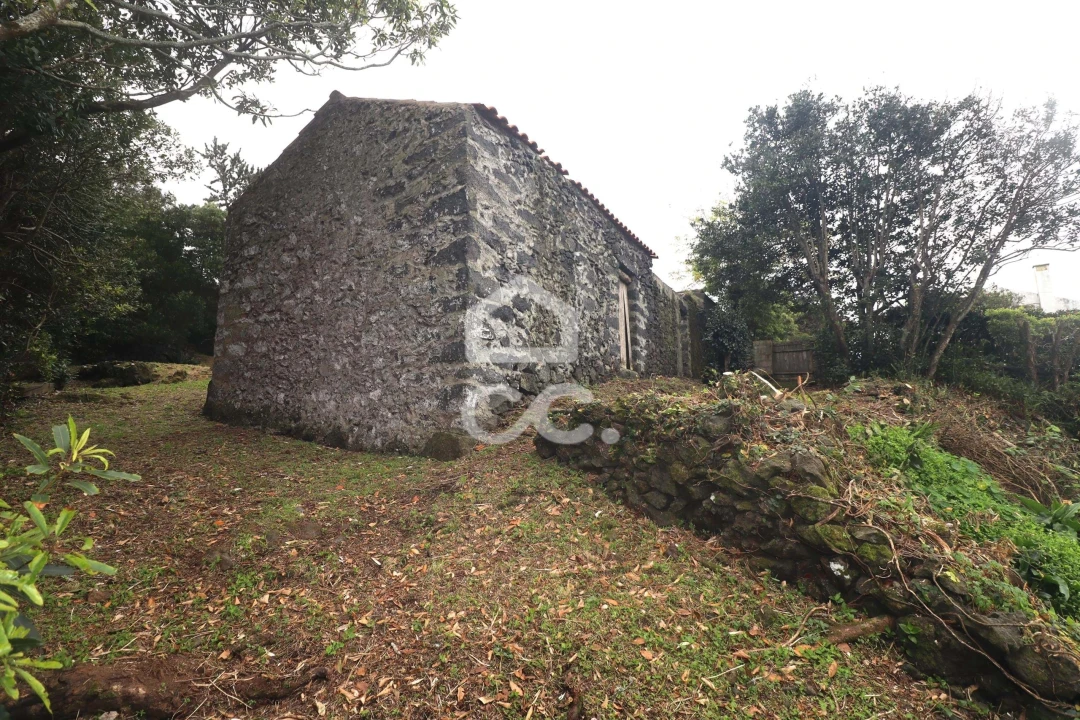Terreno para Venda em Rabo de Peixe Foto 4