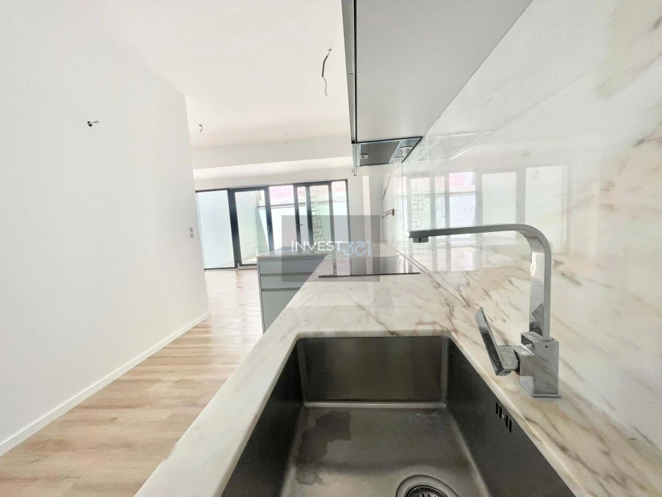 Apartamento T2 para Venda em Paranhos Foto 5