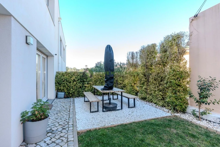 Moradia T3 para Venda em Almancil Foto 4