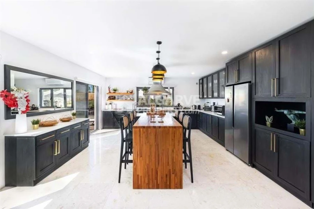 Moradia T6 para Venda em Almancil Foto 3