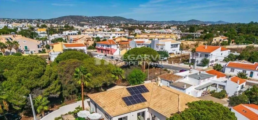 Moradia T6 para Venda em Almancil Foto 41