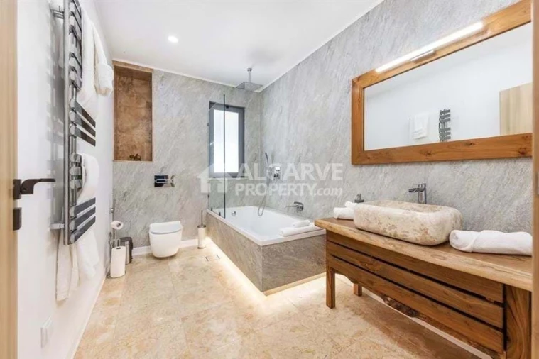 Moradia T6 para Venda em Almancil Foto 15