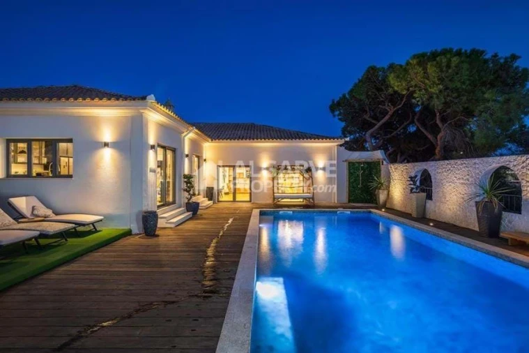 Moradia T6 para Venda em Almancil Foto 37