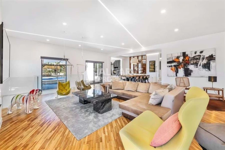 Moradia T6 para Venda em Almancil Foto 2