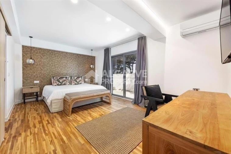 Moradia T6 para Venda em Almancil Foto 14