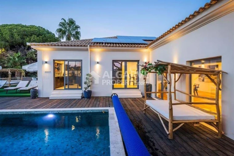 Moradia T6 para Venda em Almancil Foto 13