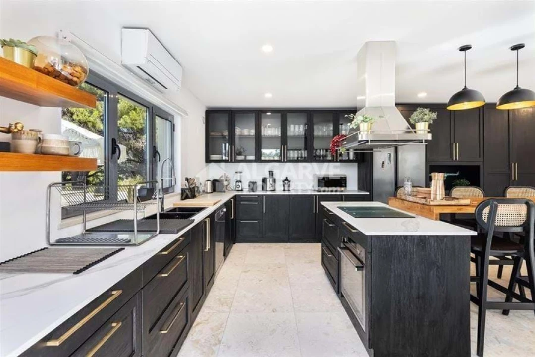 Moradia T6 para Venda em Almancil Foto 25