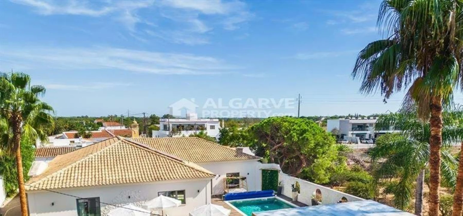 Moradia T6 para Venda em Almancil Foto 40