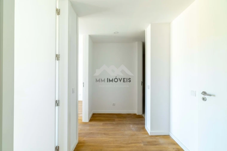 Apartamento T3 para Venda em Lordelo Foto 19