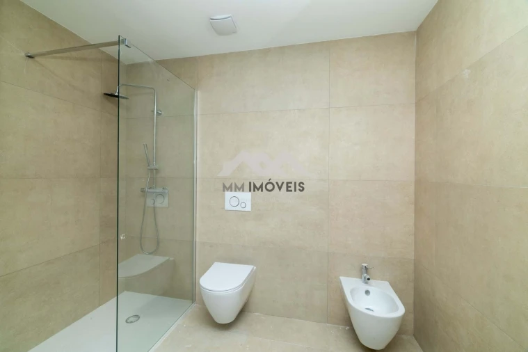 Apartamento T3 para Venda em Lordelo Foto 29