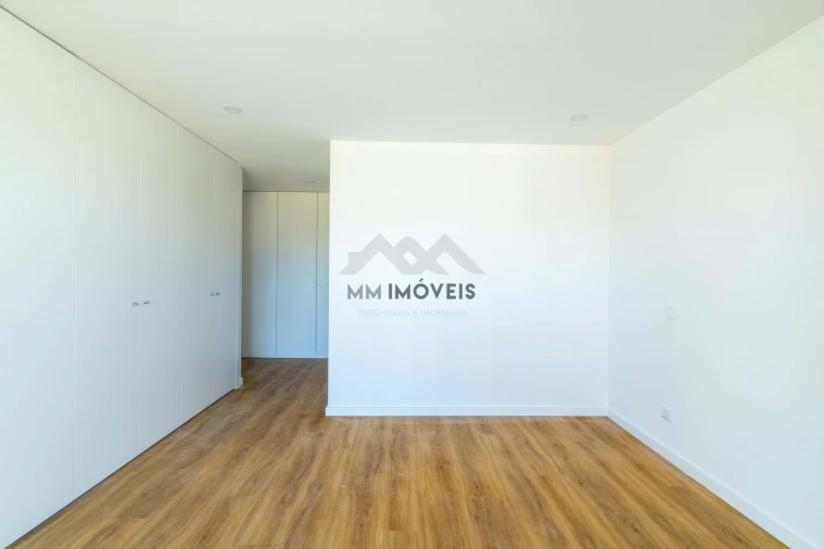 Apartamento T3 para Venda em Lordelo Foto 23