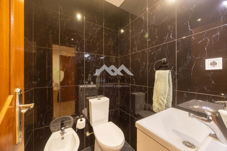 Apartamento T2 para Venda em Rio Tinto Foto 16