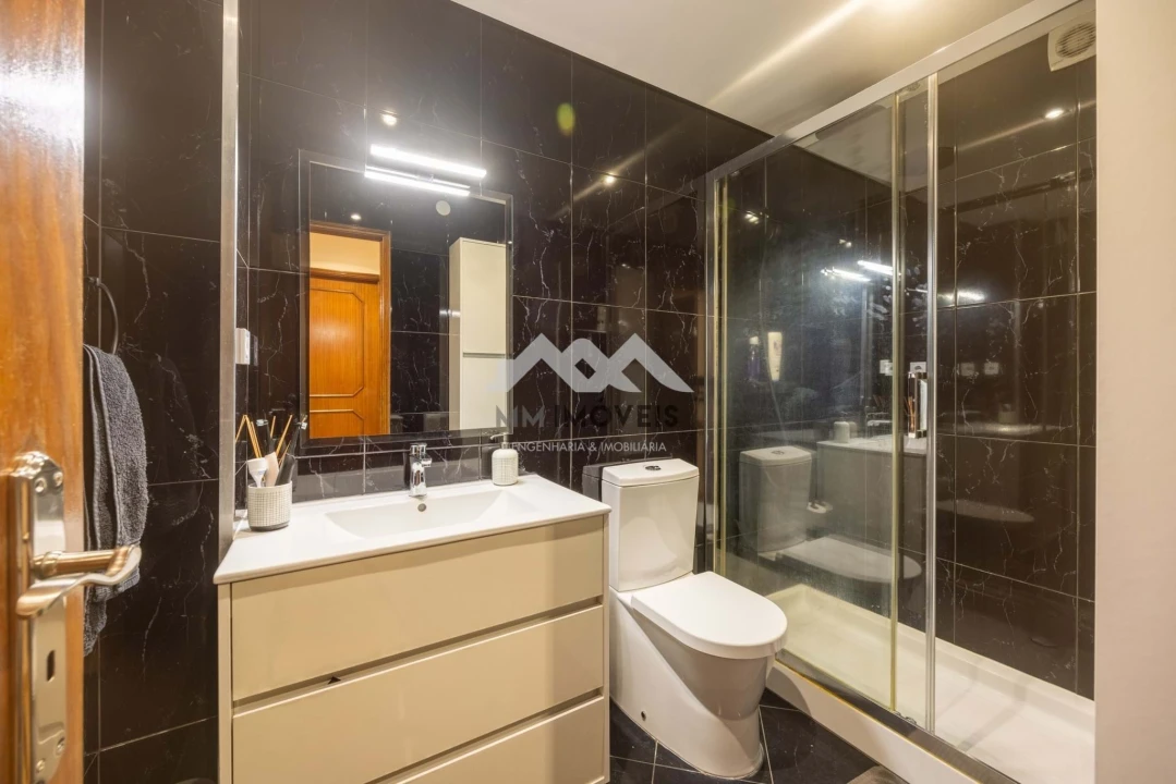 Apartamento T2 para Venda em Rio Tinto Foto 7