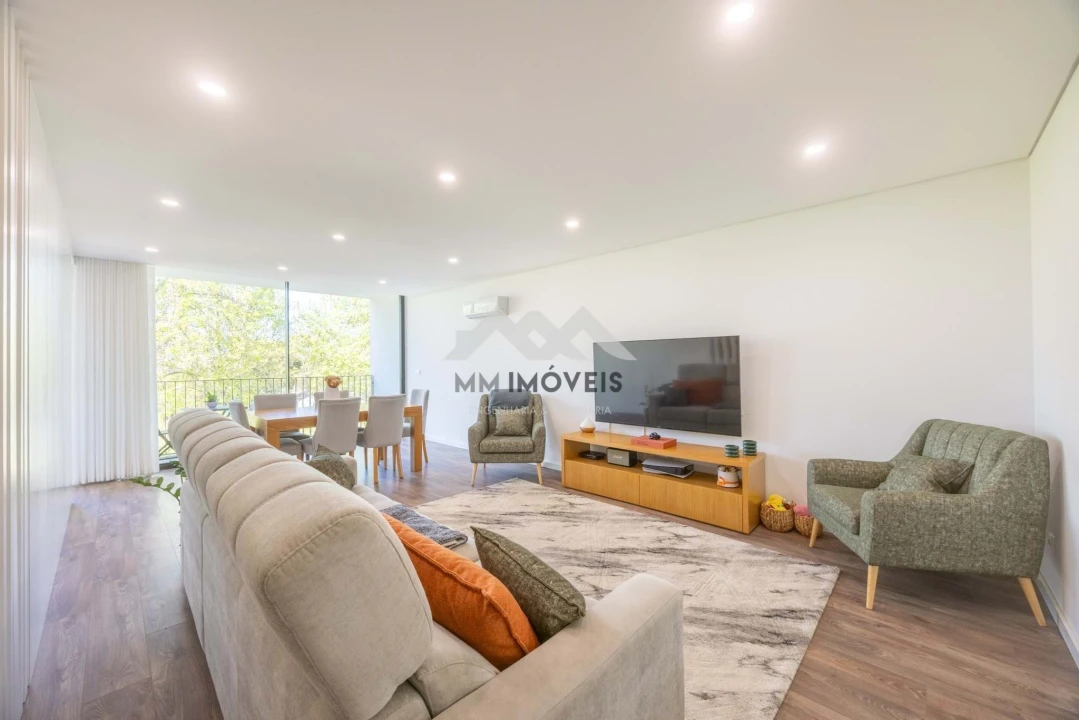 Apartamento T2 para Venda em Moreira Foto 14