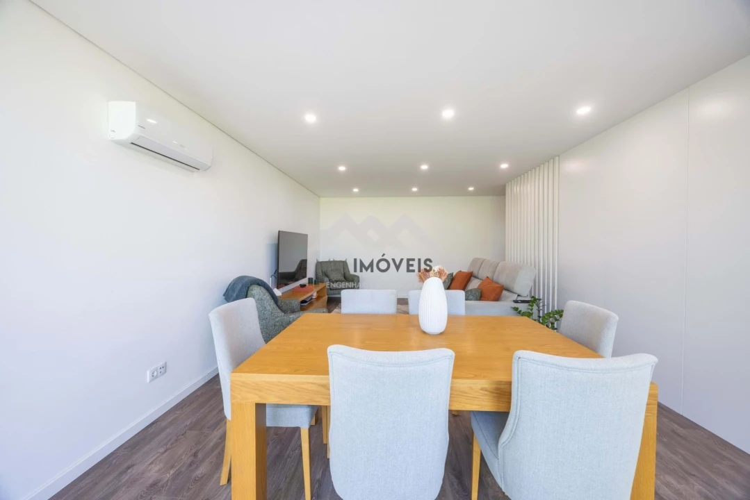 Apartamento T2 para Venda em Moreira Foto 25