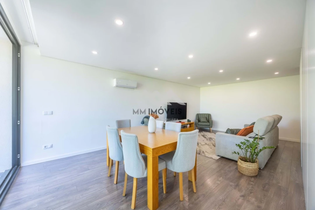 Apartamento T2 para Venda em Moreira Foto 5