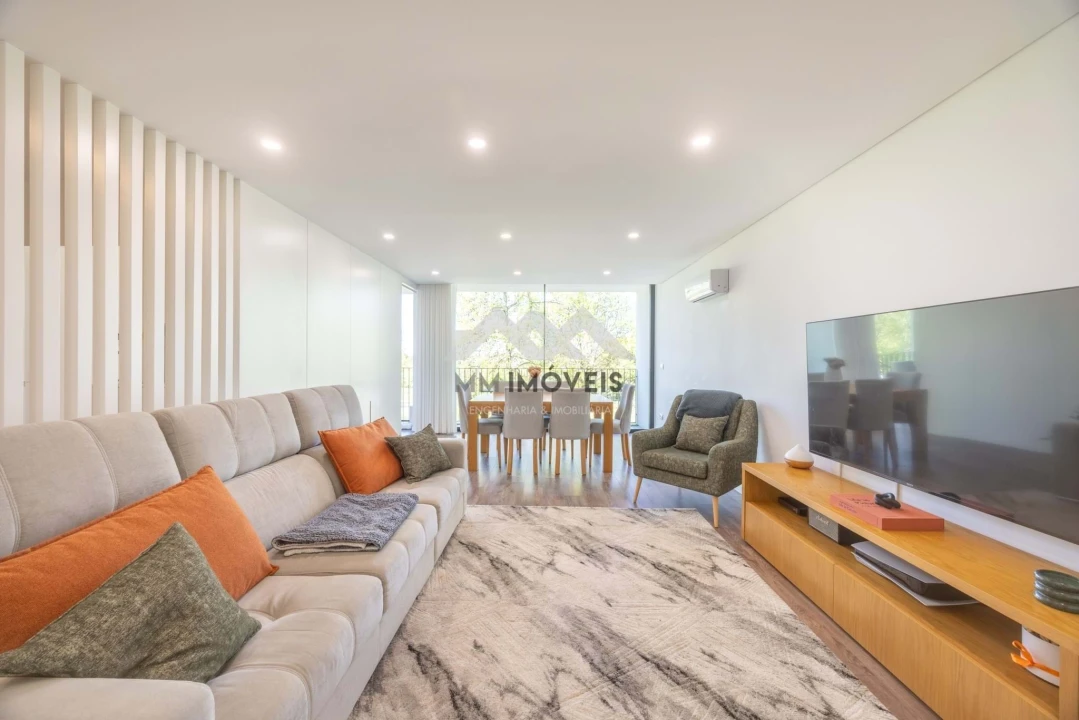 Apartamento T2 para Venda em Moreira Foto 2