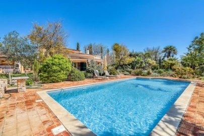 Moradia T4 para Venda em Olhão