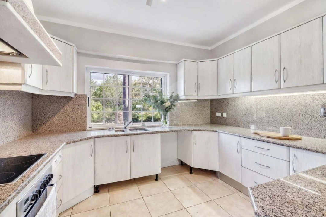 Moradia T4 para Venda em Olhão Foto 13