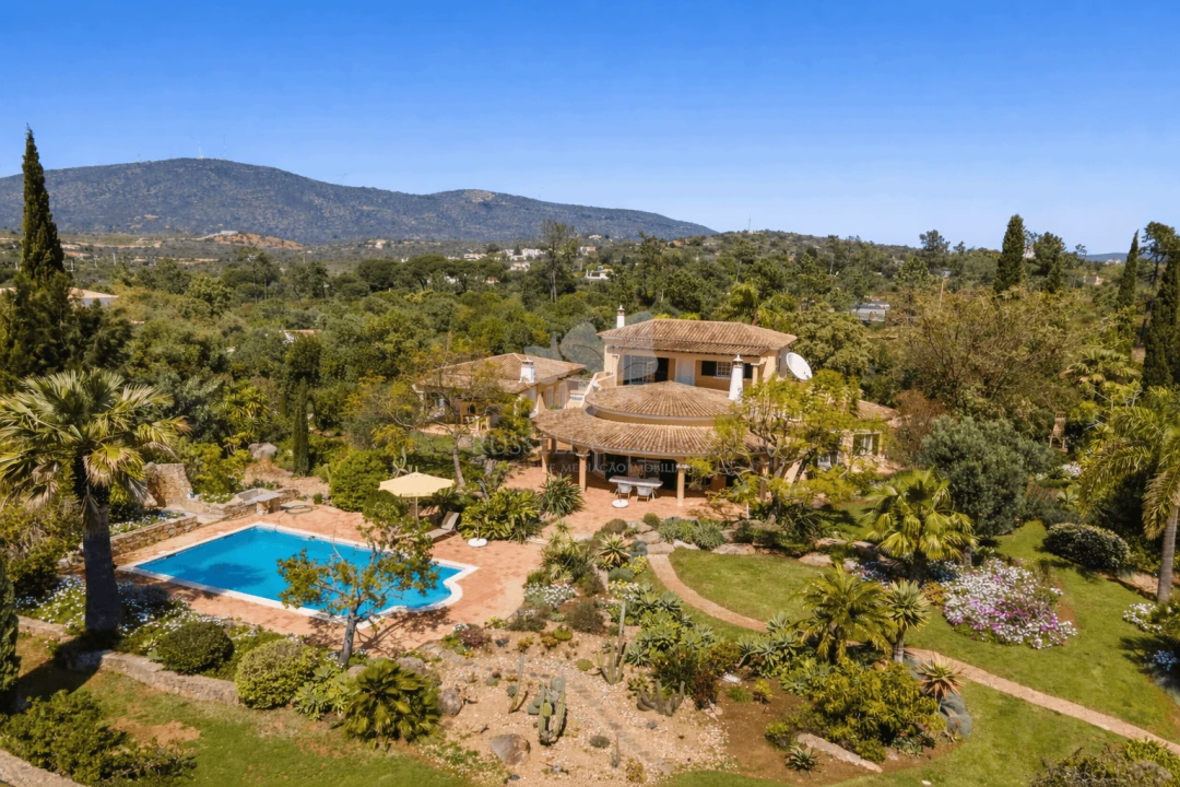 Moradia T4 para Venda em Olhão Foto 1