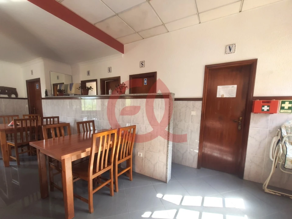 Negócio para Venda em Arcozelo Foto 9